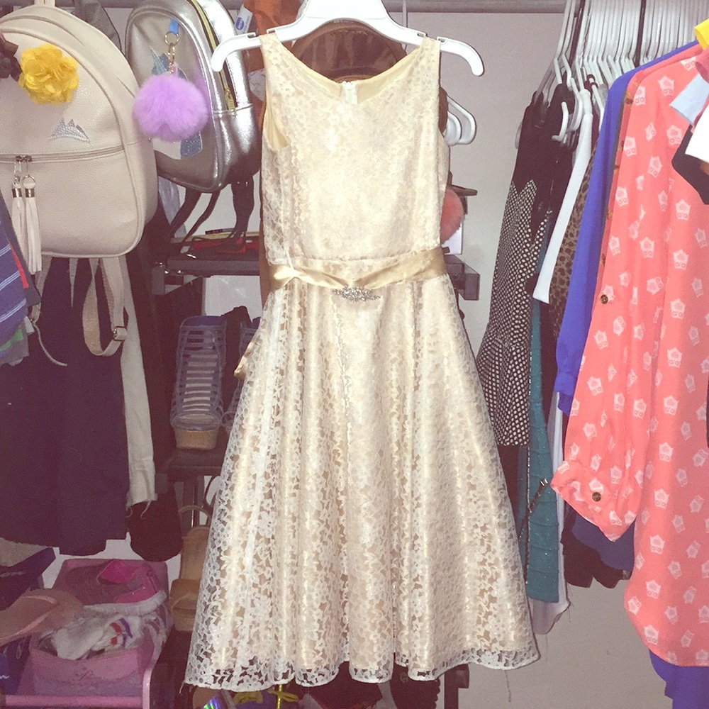 Vestido dorado con blanco para niña talla 10